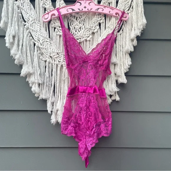 Hot Pink Fishnet Sexy Bodysuit with Stretchy ribbon now in back 🎀 lace - Picture 8 of 8